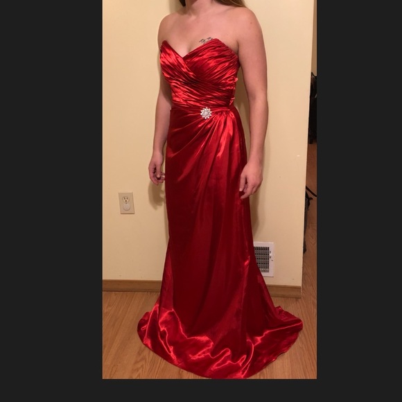 STUNNING - Picture 2 of 6